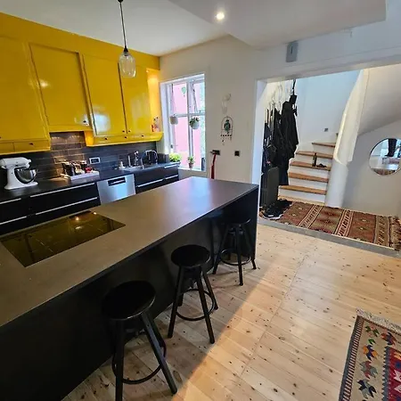 Sunny 2br In Downtown Apartamento *